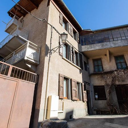 Le Coq Charmant Petit Studio En Centre Ville D'Embrun Dış mekan fotoğraf
